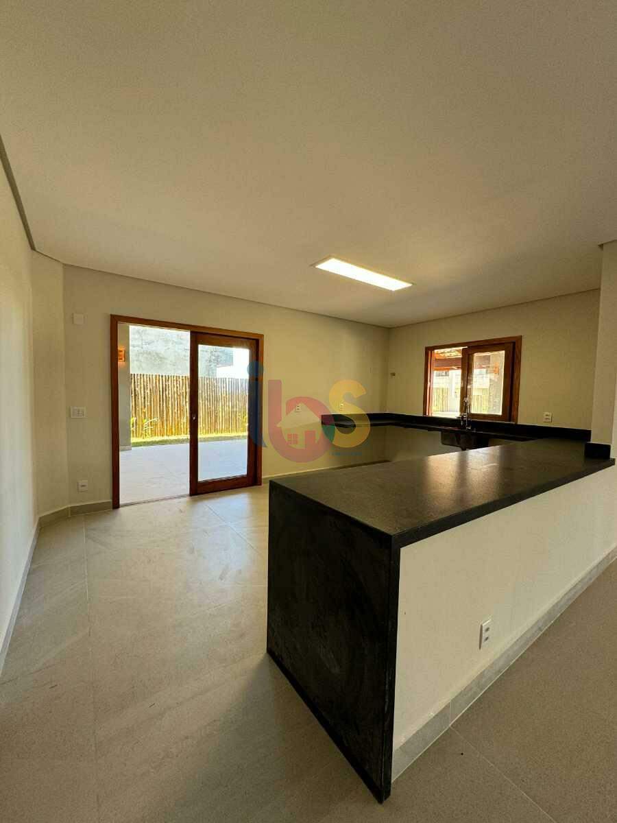 Casa à venda com 5 quartos, 300m² - Foto 15