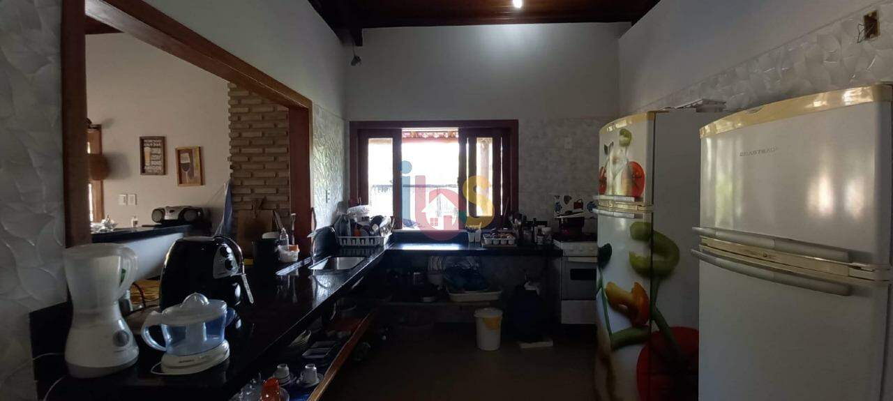 Casa à venda com 5 quartos, 240m² - Foto 11