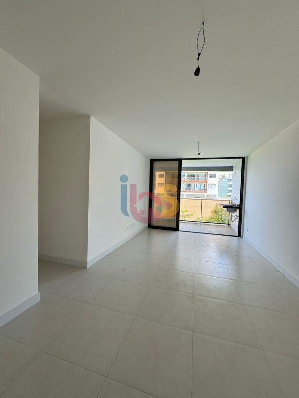 Apartamento à venda com 2 quartos, 106m² - Foto 27