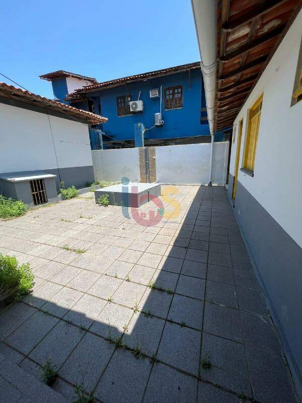 Casa à venda com 4 quartos, 120m² - Foto 15