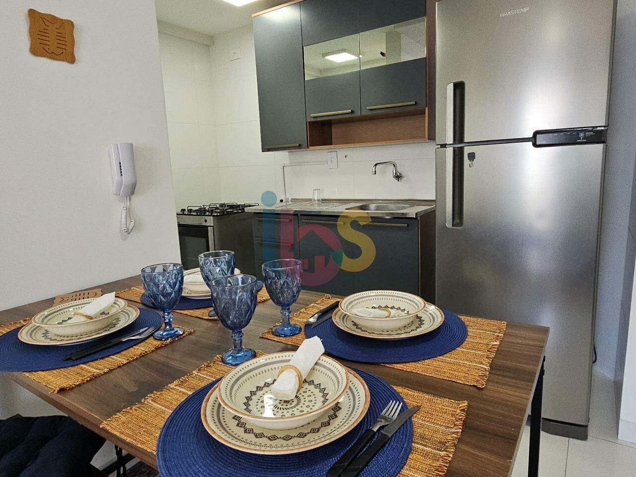 Apartamento à venda com 2 quartos, 65m² - Foto 3