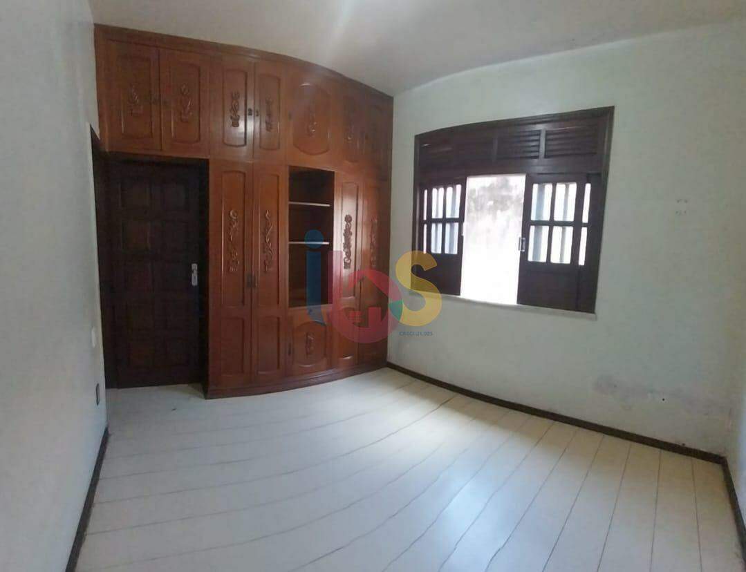 Casa à venda com 4 quartos, 110m² - Foto 4