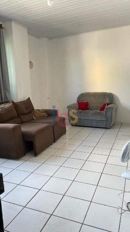 Casa à venda com 3 quartos, 140m² - Foto 1