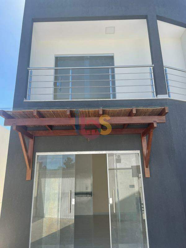 Casa à venda com 3 quartos, 145m² - Foto 1