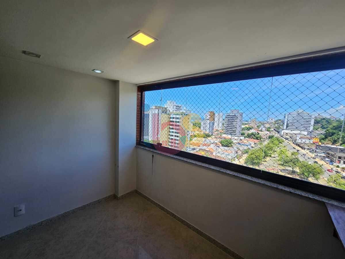 Apartamento à venda com 3 quartos, 130m² - Foto 1