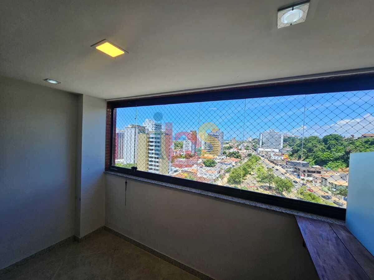 Apartamento à venda com 3 quartos, 130m² - Foto 2