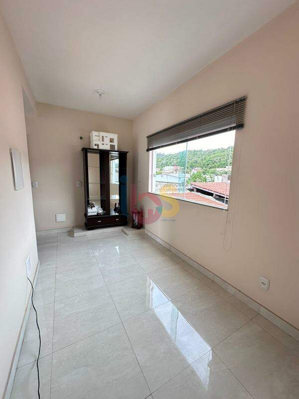 Casa à venda com 5 quartos, 280m² - Foto 5