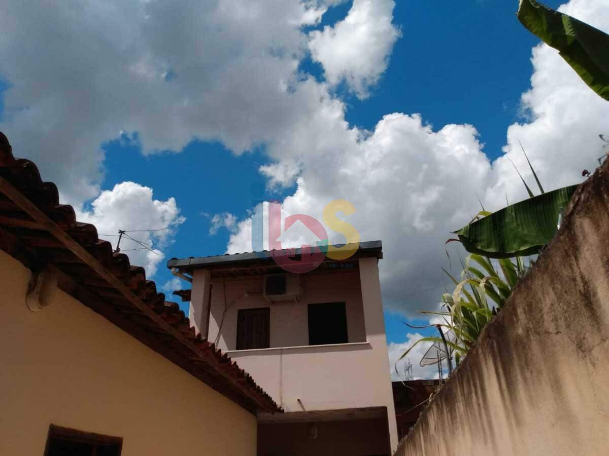 Casa à venda com 4 quartos, 200m² - Foto 5