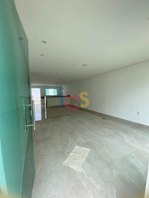 Casa à venda com 2 quartos, 178m² - Foto 2