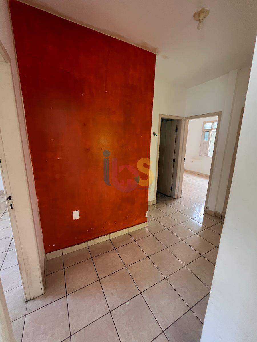 Casa à venda com 3 quartos, 300m² - Foto 4