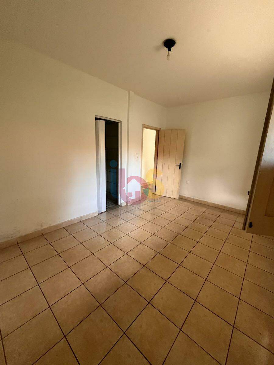 Casa à venda com 3 quartos, 300m² - Foto 5