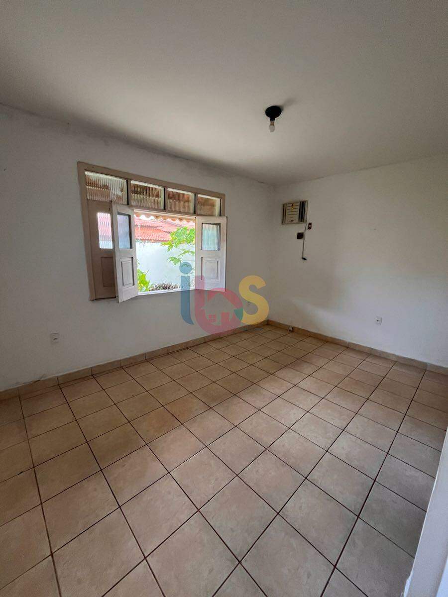 Casa à venda com 3 quartos, 300m² - Foto 7