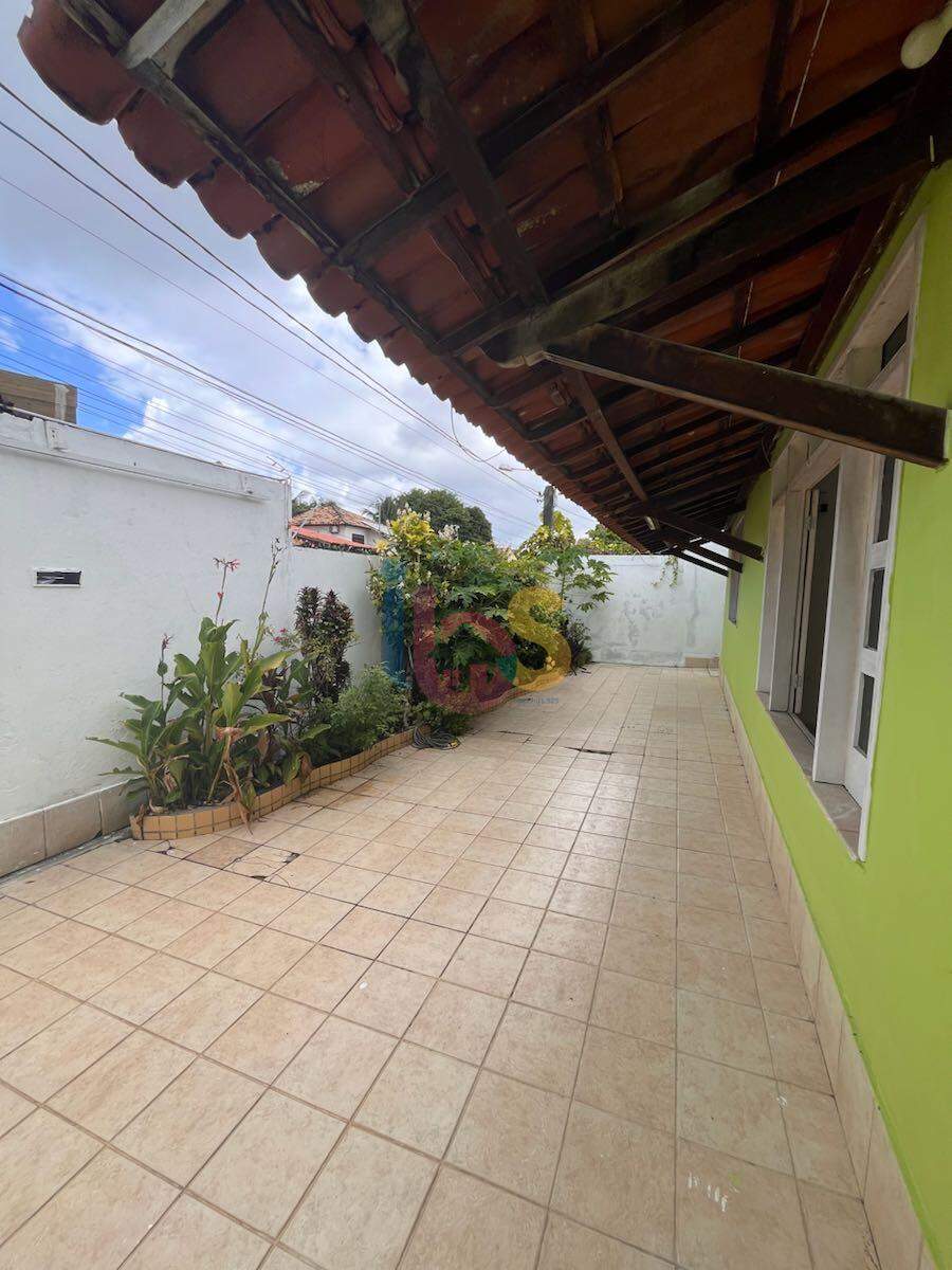 Casa à venda com 3 quartos, 300m² - Foto 3