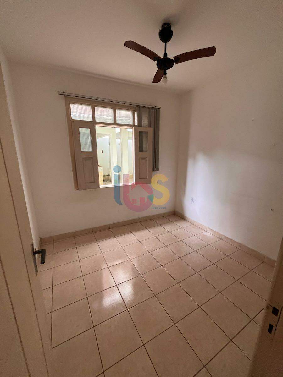 Casa à venda com 3 quartos, 300m² - Foto 12