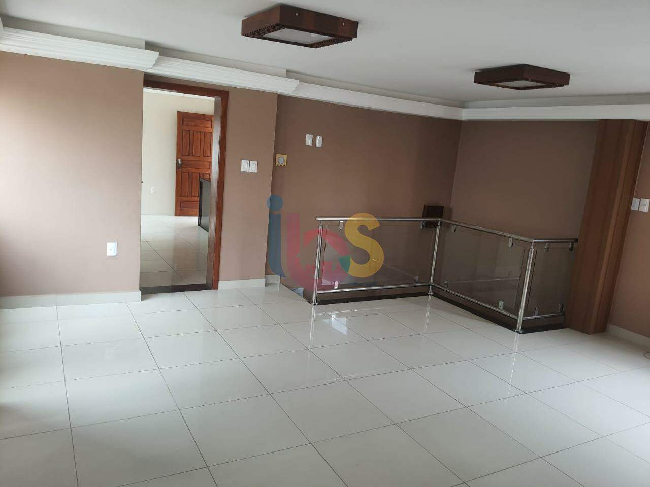 Apartamento à venda com 2 quartos, 100m² - Foto 1