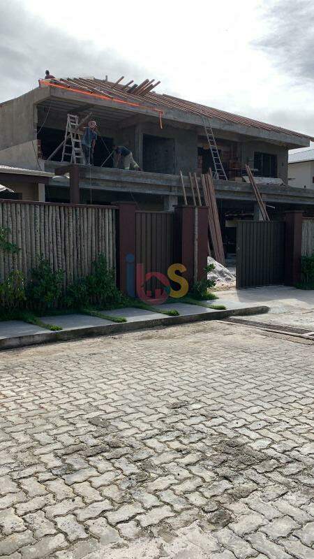 Casa à venda com 6 quartos, 450m² - Foto 2