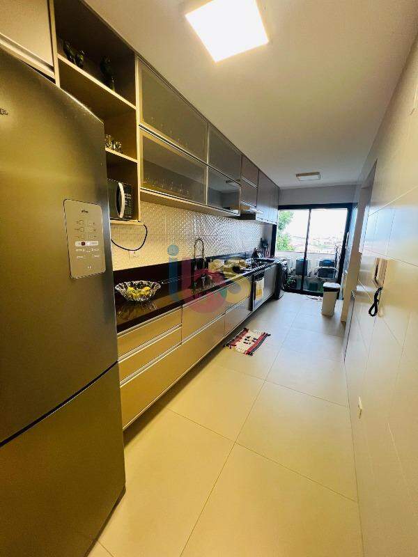 Apartamento à venda com 3 quartos, 133m² - Foto 17