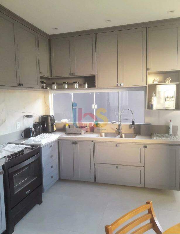 Casa à venda com 6 quartos, 200m² - Foto 20