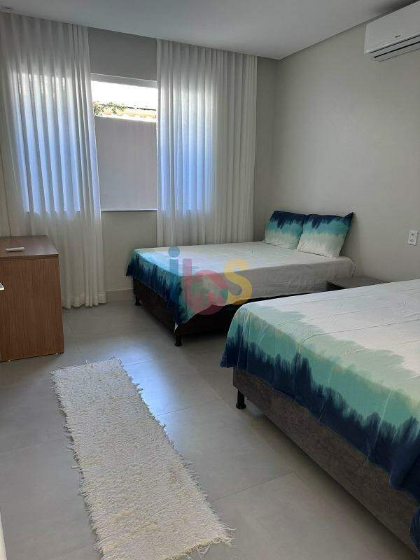 Casa à venda com 6 quartos, 200m² - Foto 12