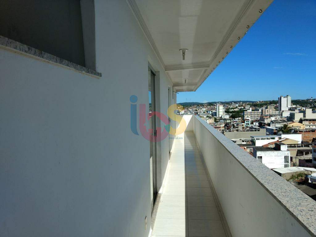 Apartamento à venda com 2 quartos, 130m² - Foto 2