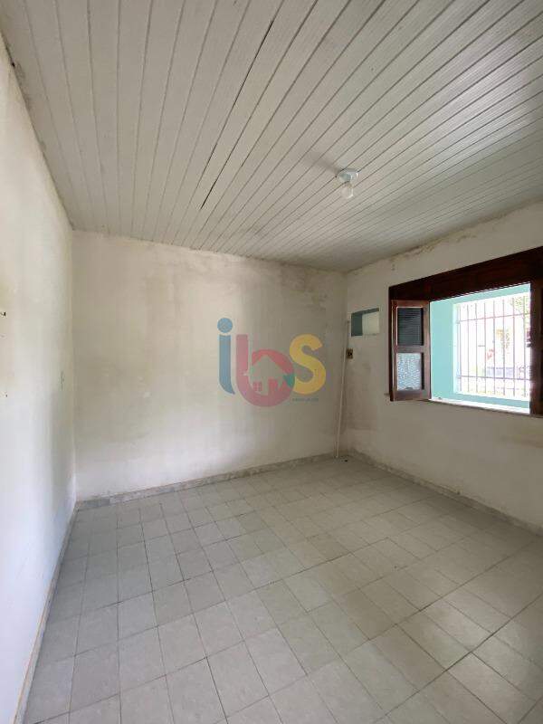 Casa à venda com 2 quartos, 100m² - Foto 4