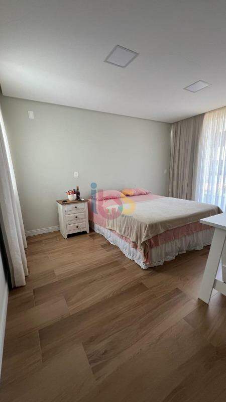 Casa à venda com 3 quartos, 250m² - Foto 11