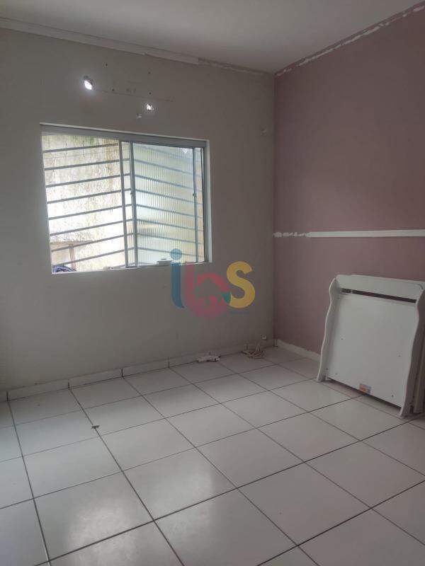 Casa à venda com 5 quartos, 200m² - Foto 12