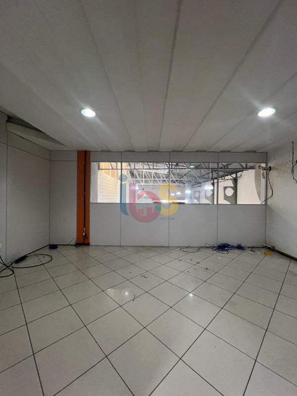 Depósito-Galpão-Armazém para alugar, 900m² - Foto 3