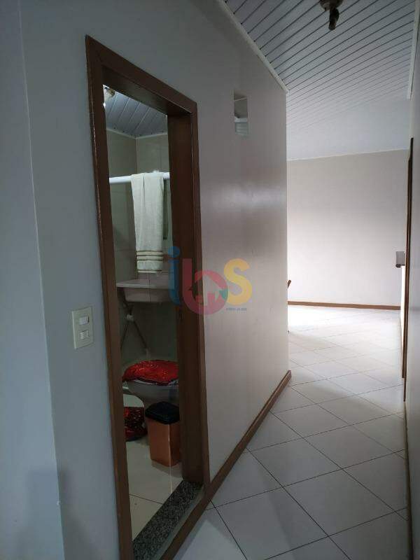 Casa à venda com 6 quartos, 150m² - Foto 14