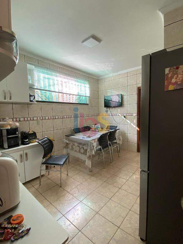 Casa à venda com 3 quartos, 100m² - Foto 5