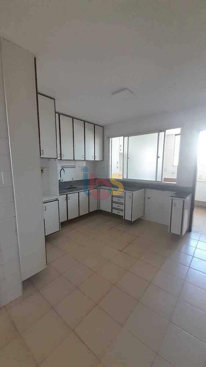 Apartamento para alugar com 4 quartos, 200m² - Foto 19