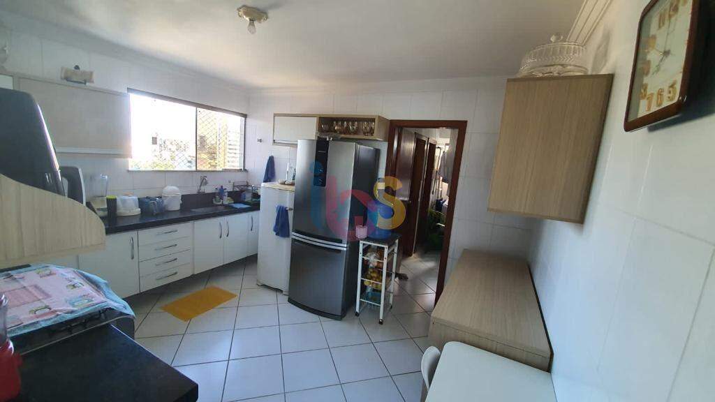 Apartamento para alugar com 4 quartos, 168m² - Foto 9