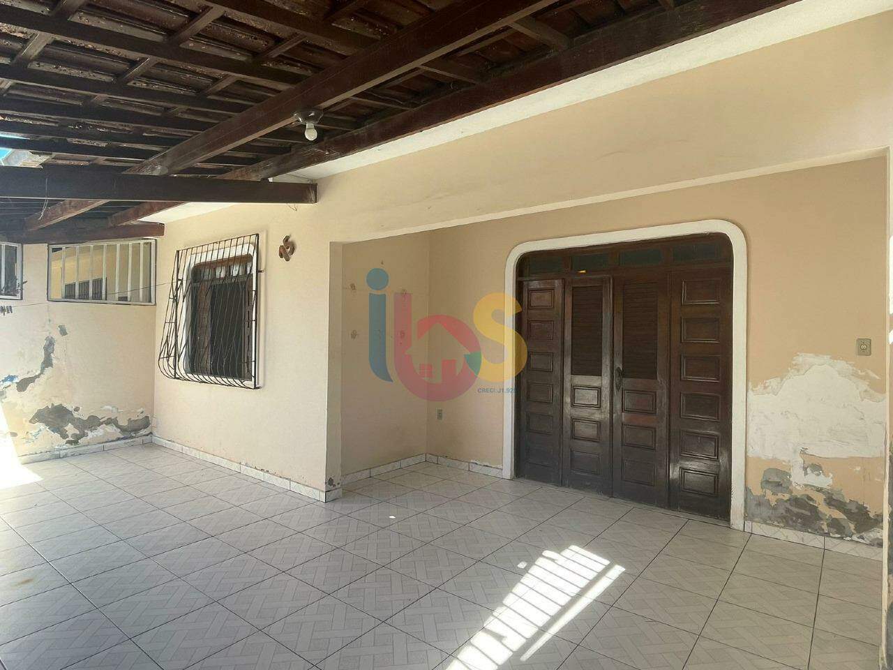 Casa à venda com 3 quartos, 149m² - Foto 1