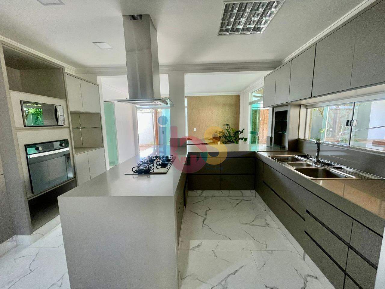 Casa à venda com 5 quartos, 380m² - Foto 10