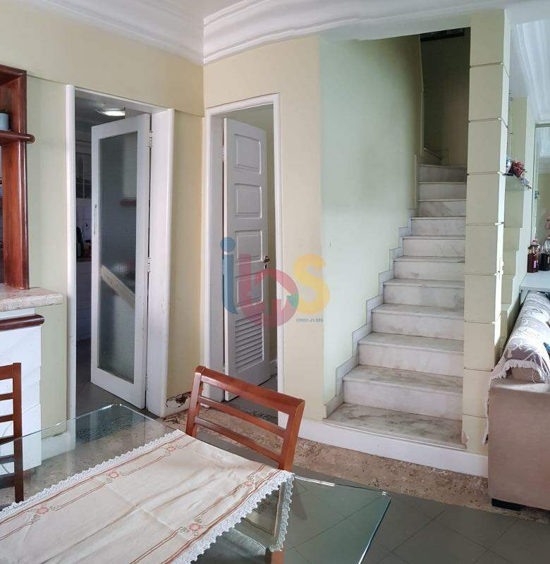 Casa à venda com 3 quartos, 180m² - Foto 2