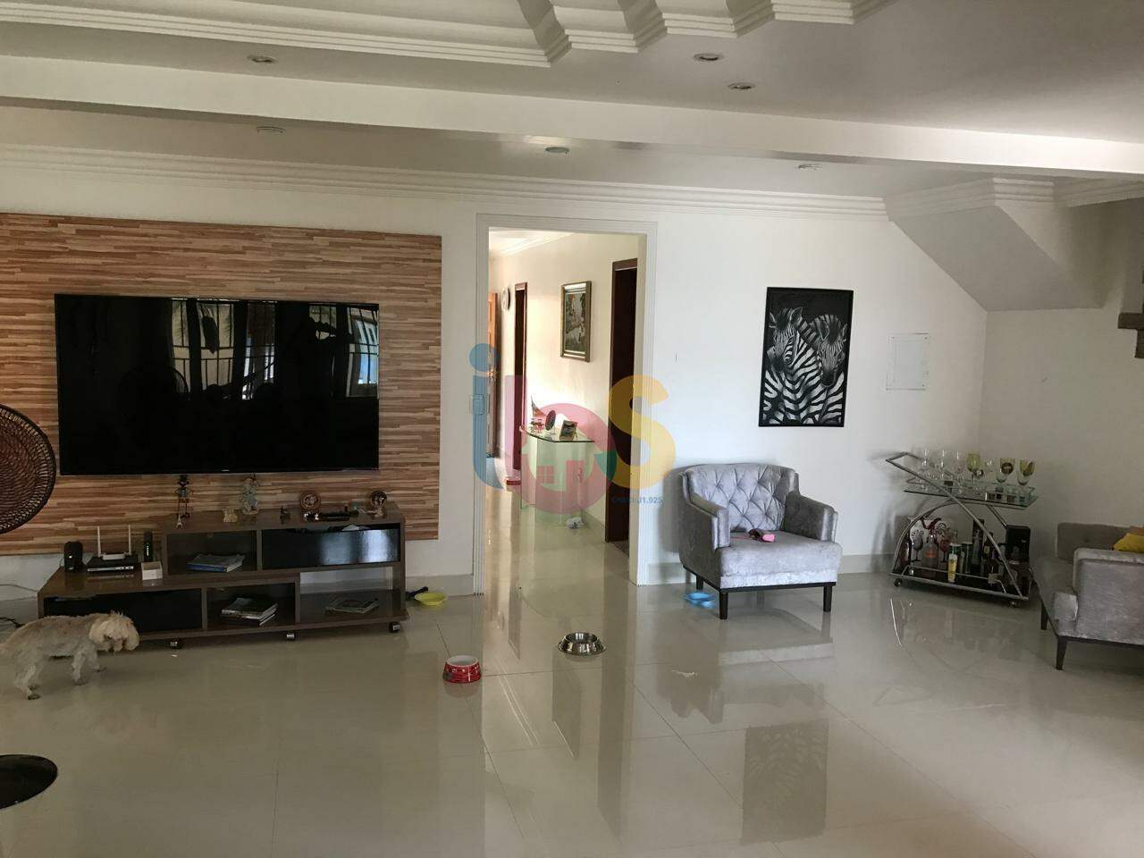 Casa à venda com 5 quartos, 280m² - Foto 3