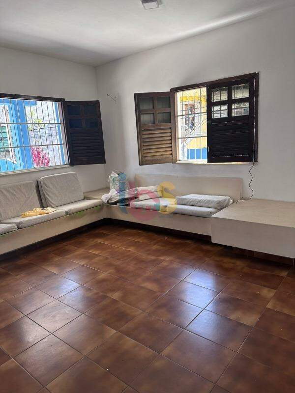 Casa à venda com 3 quartos - Foto 1