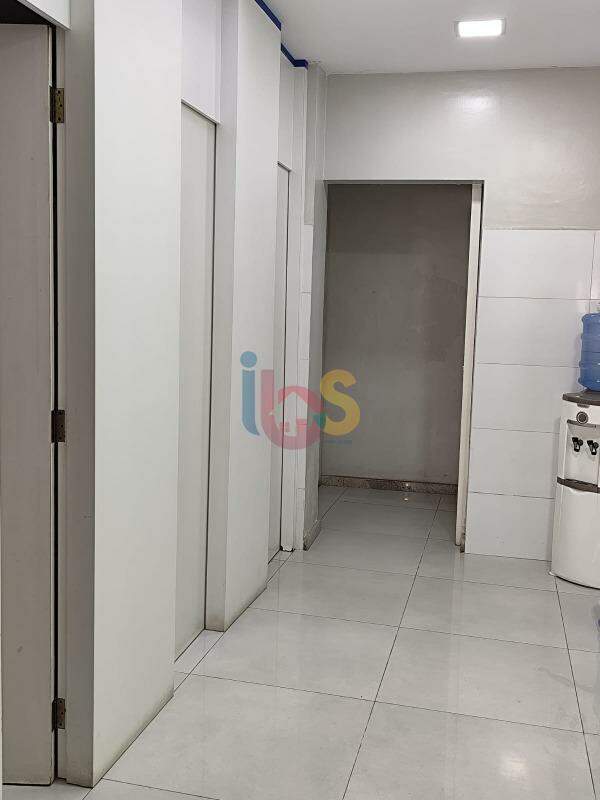 Casa à venda com 5 quartos, 260m² - Foto 3