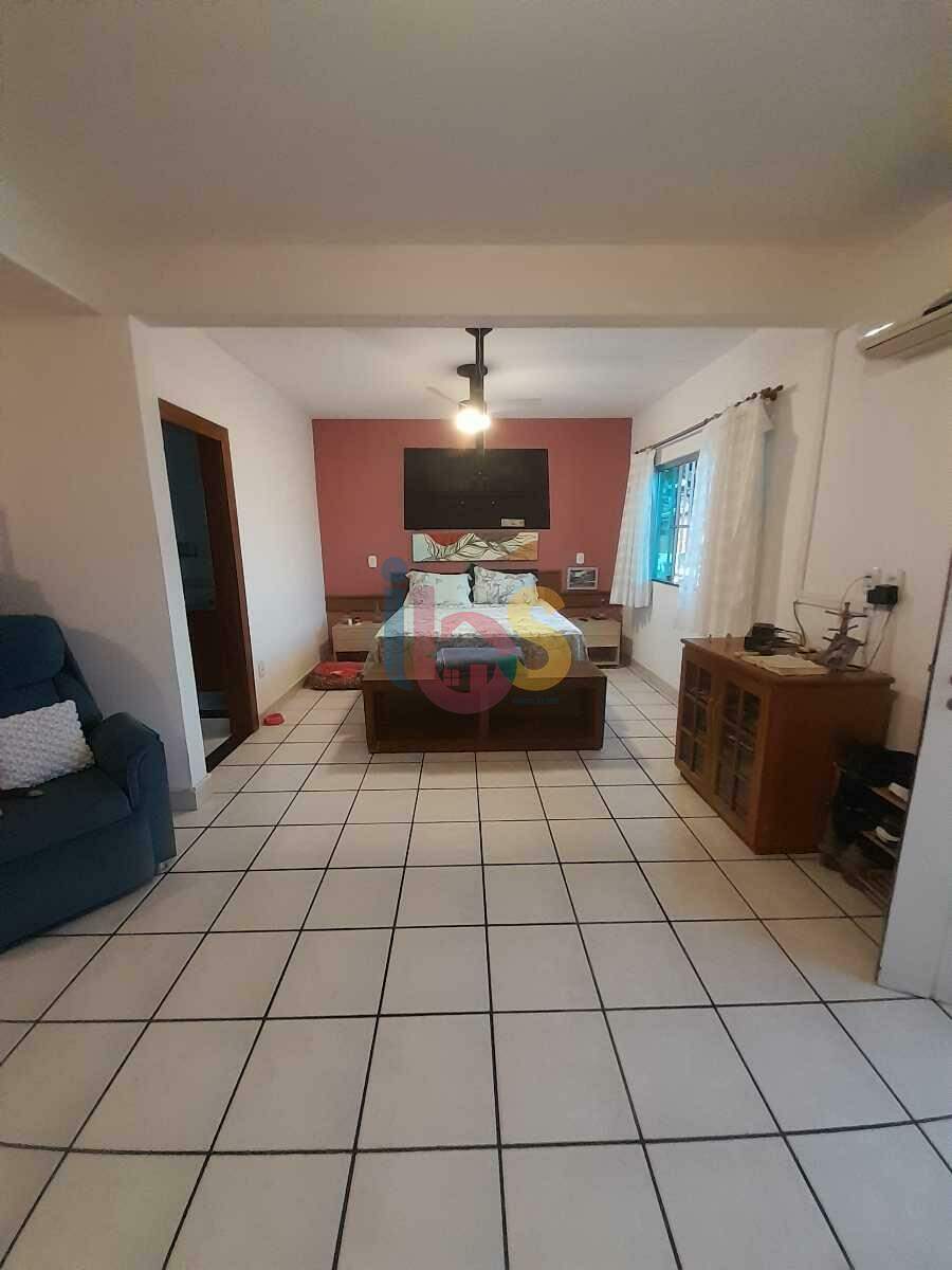 Casa à venda com 6 quartos, 550m² - Foto 12