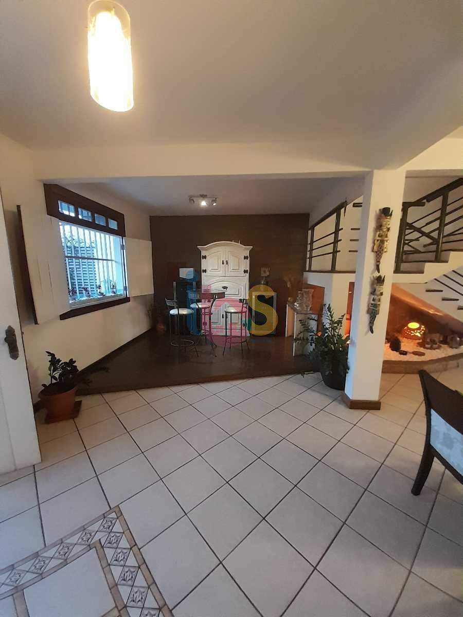 Casa à venda com 6 quartos, 550m² - Foto 7