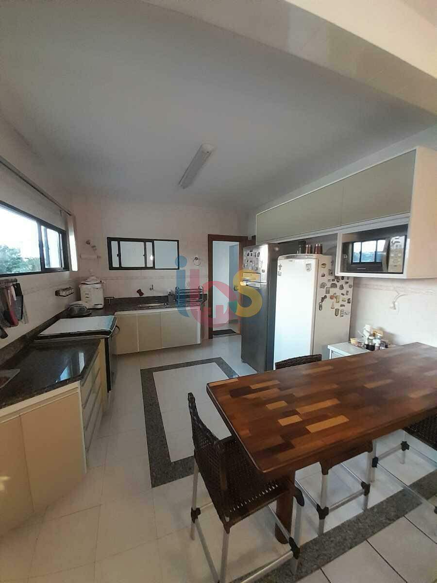 Casa à venda com 6 quartos, 550m² - Foto 16