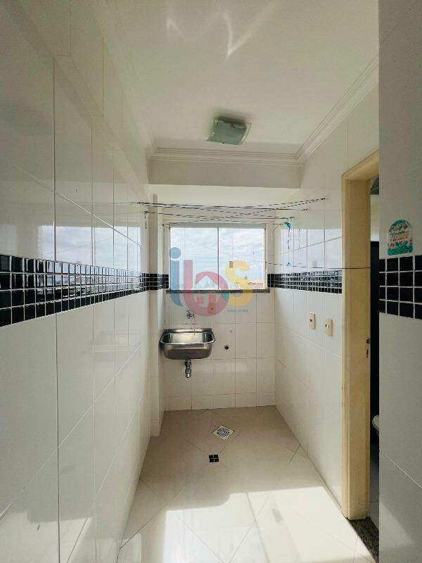 Apartamento para alugar com 2 quartos, 75m² - Foto 9