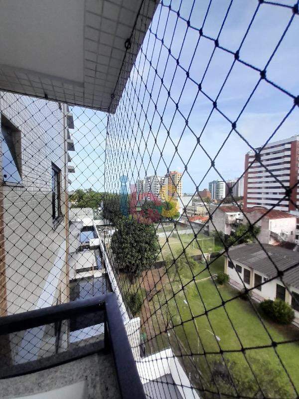 Apartamento para alugar com 2 quartos, 68m² - Foto 12