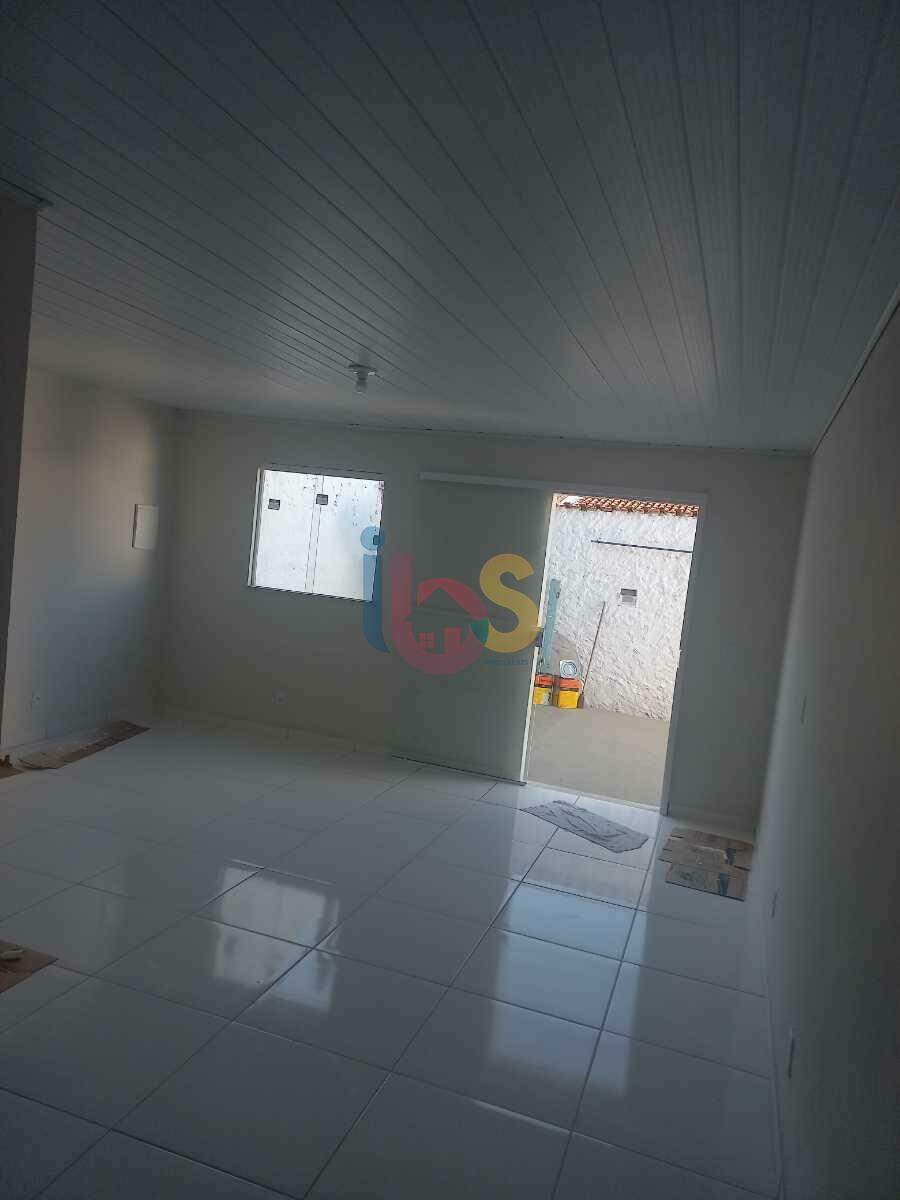 Casa à venda com 3 quartos, 210m² - Foto 1