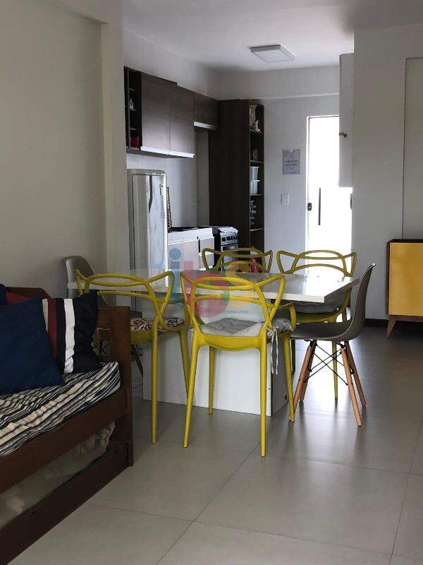 Apartamento à venda com 2 quartos, 72m² - Foto 10