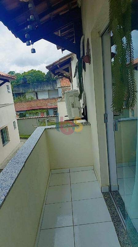 Casa à venda com 2 quartos, 98m² - Foto 2