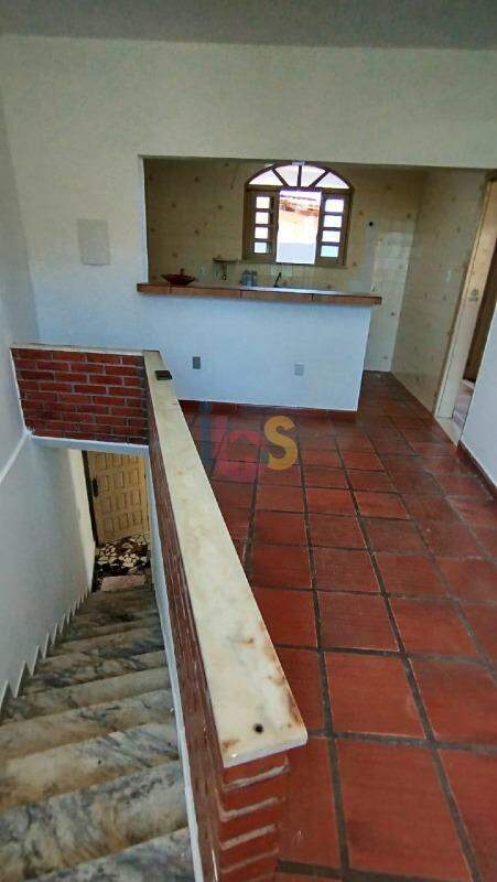 Casa para alugar com 2 quartos, 100m² - Foto 3