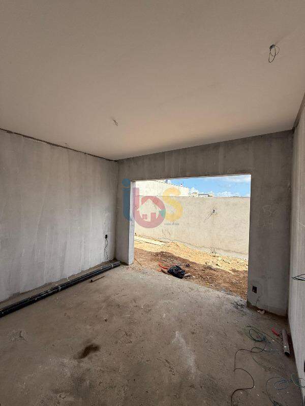 Casa à venda com 3 quartos, 185m² - Foto 11