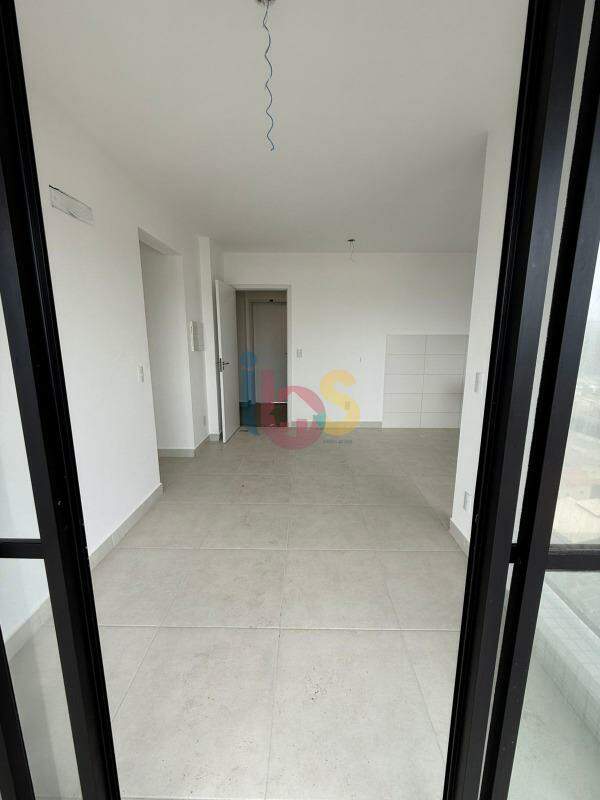 Apartamento à venda com 2 quartos, 60m² - Foto 13