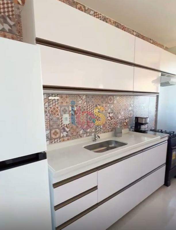 Apartamento para alugar com 2 quartos, 70m² - Foto 8